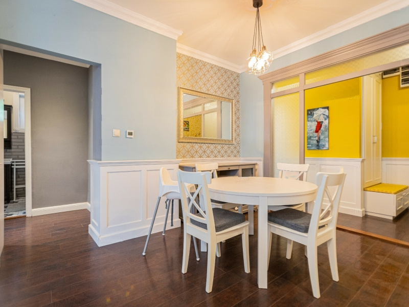 79 M2 Ljusa och rymliga renoverade lägenheter på Naphegy!