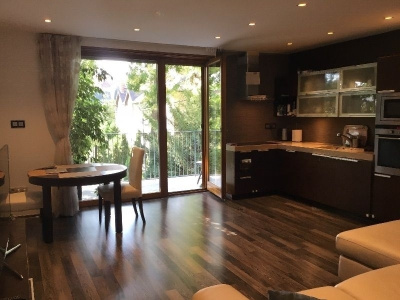 Lyxig lägenhet på 74 m2 i det posh Pasarét -området!