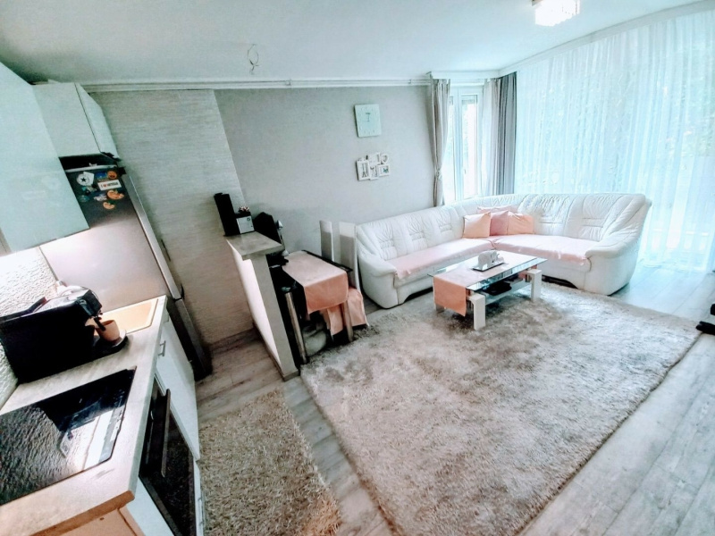 Juwel einer Wohnung auf 48 m2 mit Gartenzugang auf Rózsadomb!