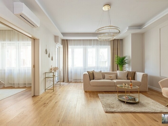 85 m2 fényűzően felújított lakás egy Bauhaus épületben Batthyám Tér és a 2. Metro Line közelében!