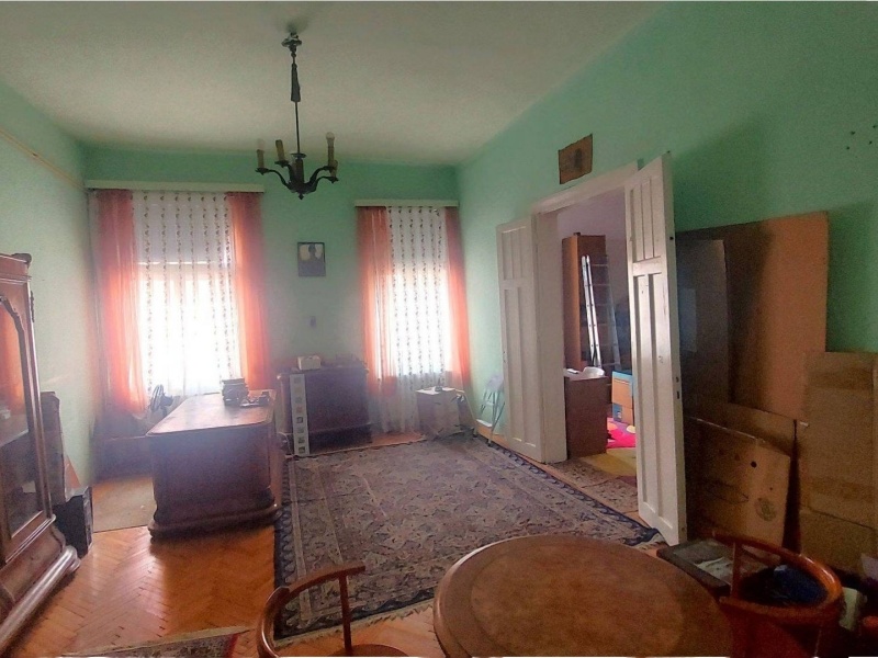 Renoveringsobjekt i älskade újlipótváros, över Westend Shopping Mall i det 13: e distriktet!