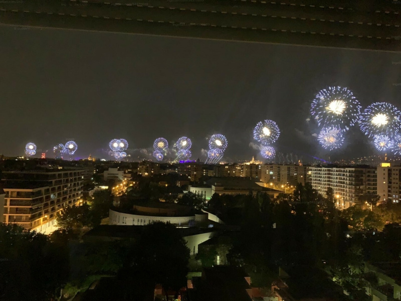 54 m2 Top Floor Apartment overlooking the entire city!