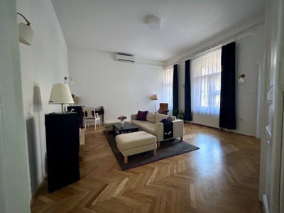 Airbnb Ready, Renoverated Down-Town Flat på 89 M2 på Szent István Boulevard!