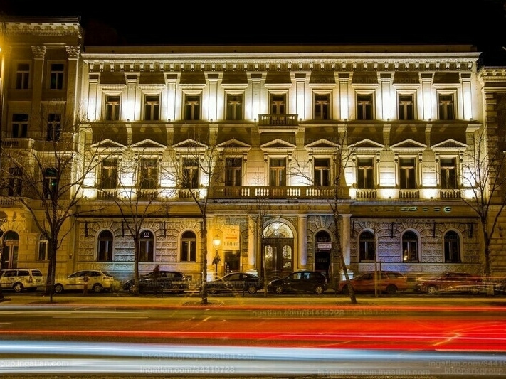 Wohnung auf 67 m2 in einem luxuriösen Wohngebäude in der Andrássy Avenue!