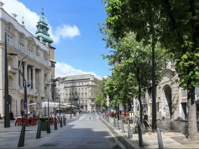 48 m2, lower 5th district for a good price with parking!